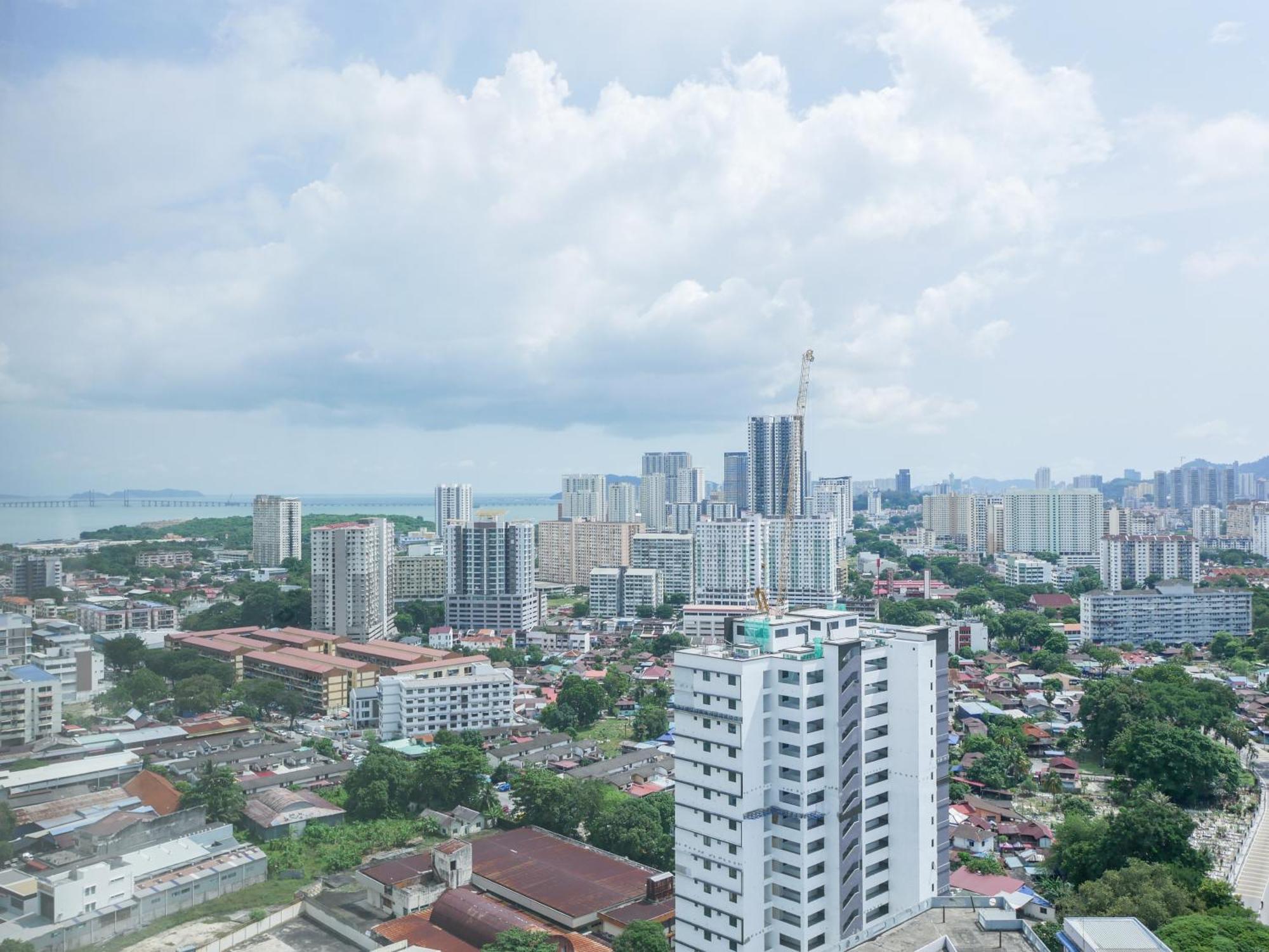 Beacon Executive By S&f #infinitypool #skygym Apartment